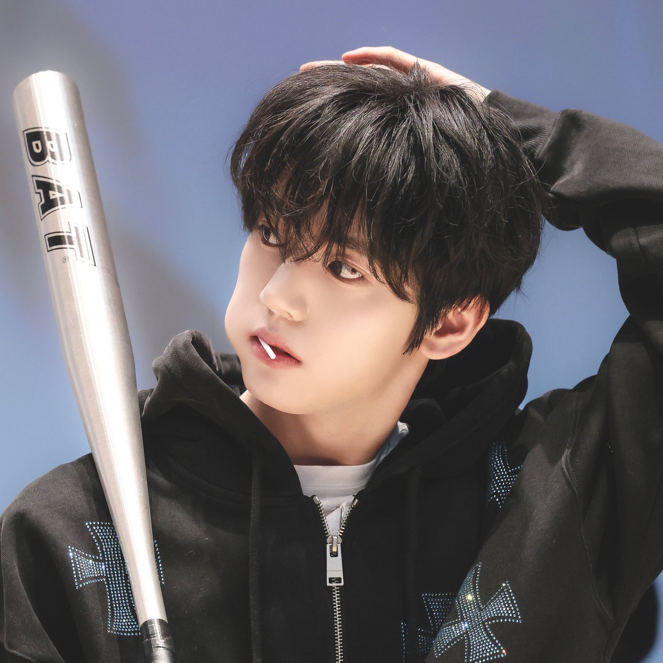 Recent activity shot of Han Yujin (ZEROBASEONE)