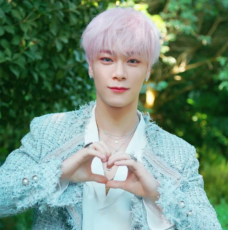 A moment captured by Moonbin (ASTRO)'s fan