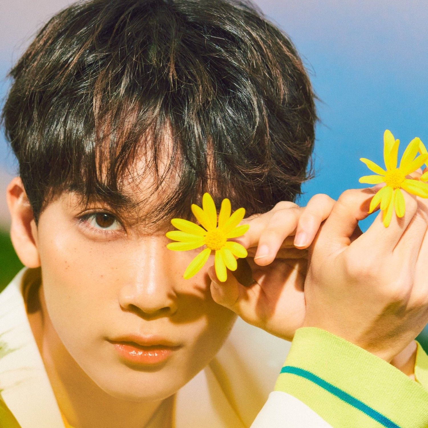 A moment captured by Jeonghan (SEVENTEEN)'s fan