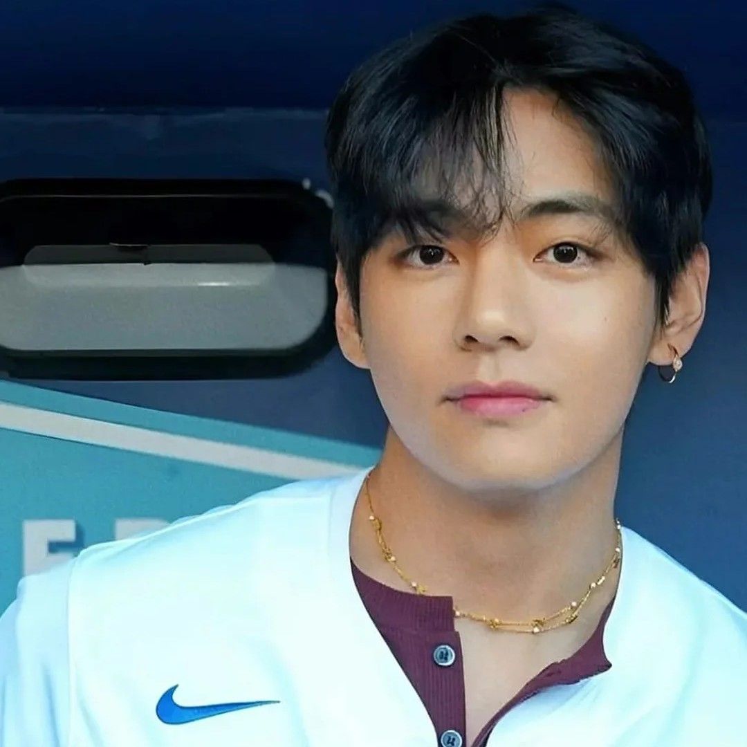 뷔 (방탄소년단) 최근 활동샷