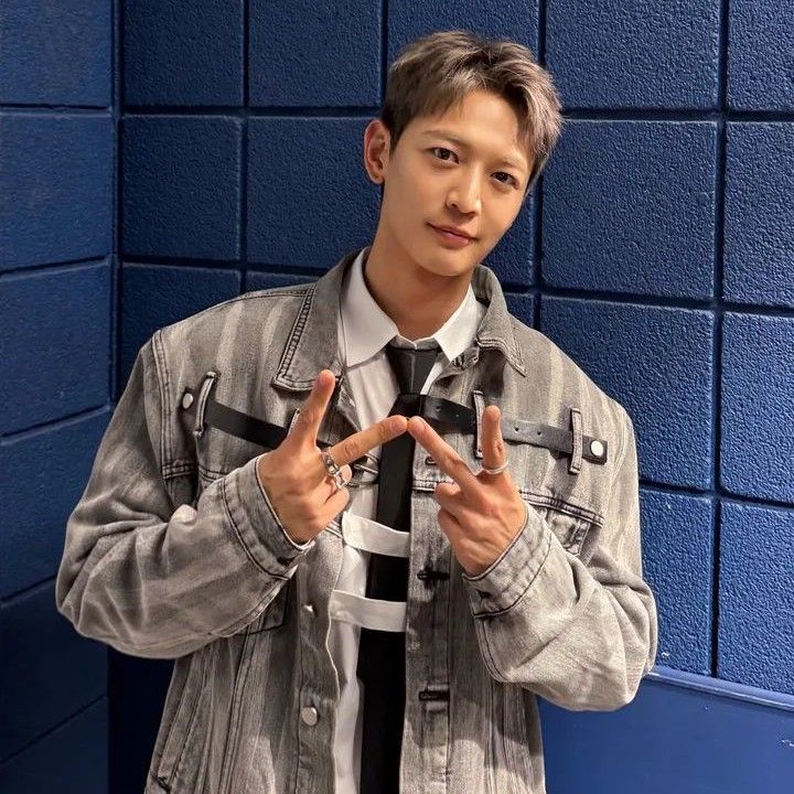 A moment captured by Minho (SHINee)'s fan
