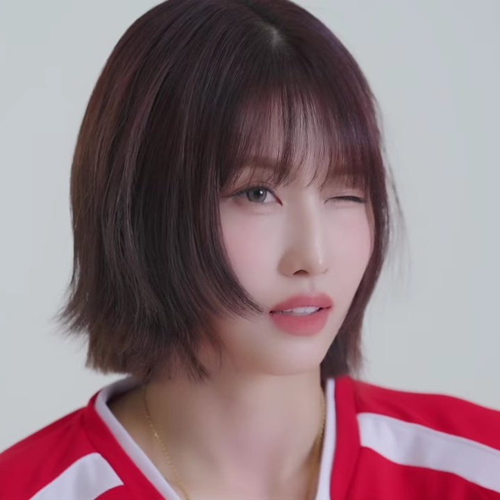 Momen yang diabadikan oleh penggemar Momo (TWICE)