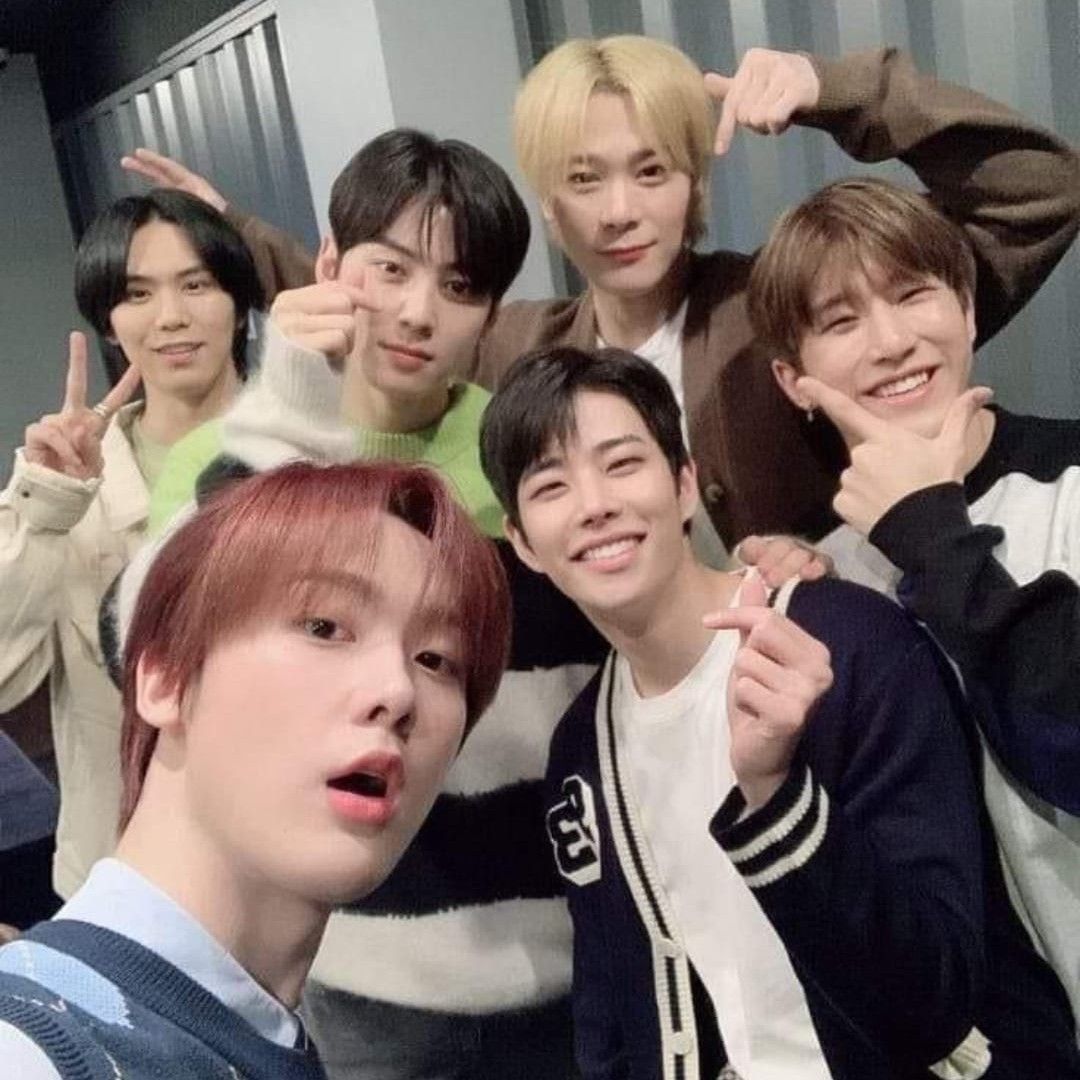 아스트로 최근 활동샷