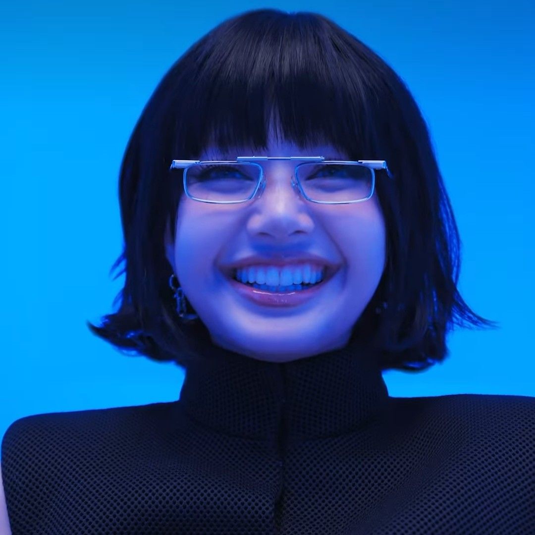 Lisa (BLACKPINK)的幕后花絮