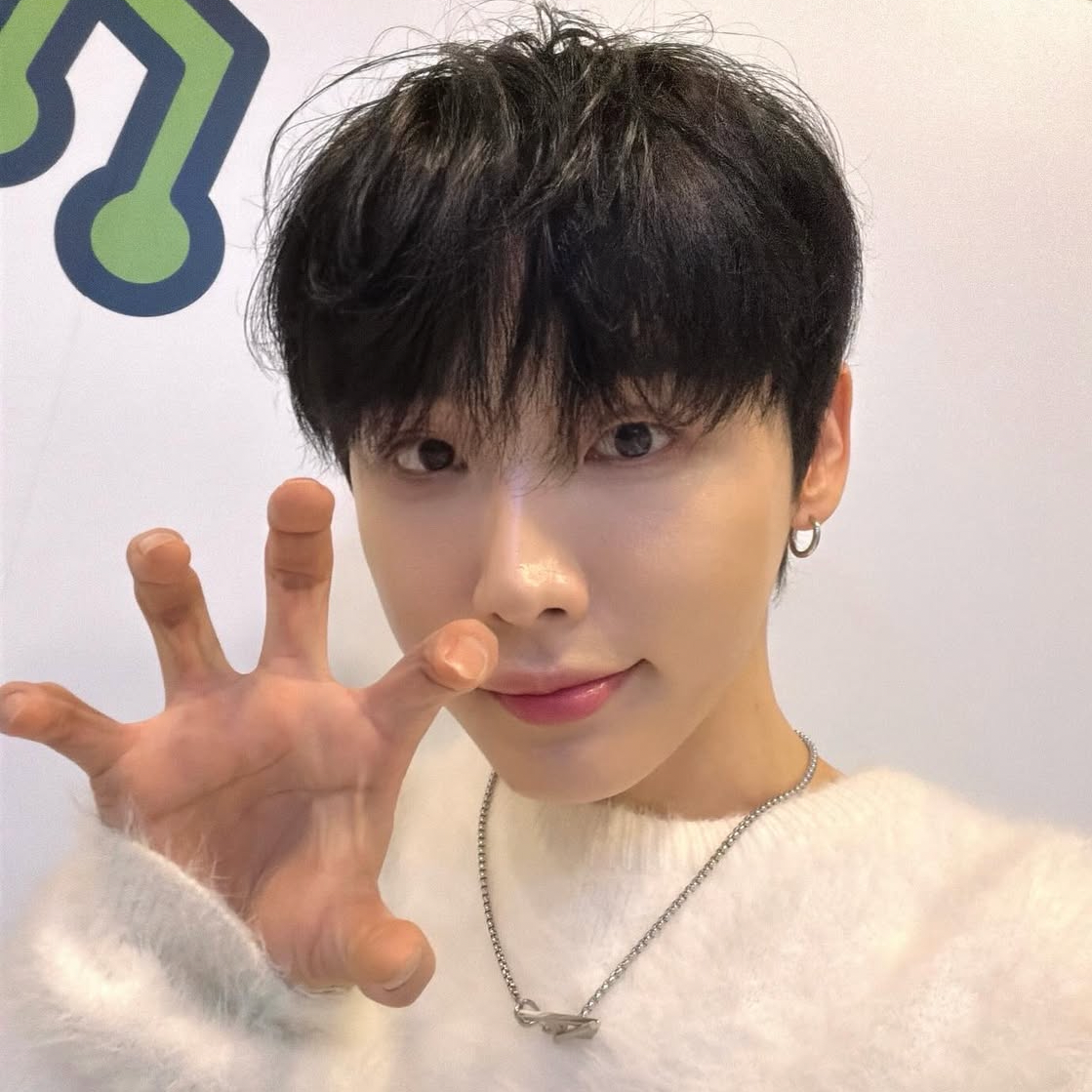 Behind-the-scenes cut of Jeon Woong (AB6IX)