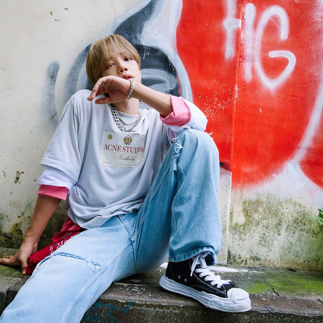 Behind-the-scenes cut of Lim Youngmin
