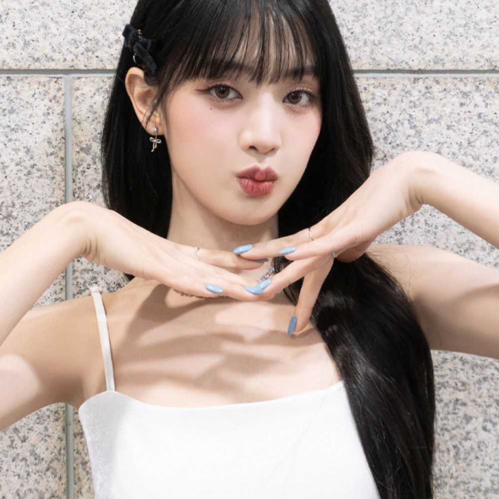 Latest photo of Soyeon (i-dle)