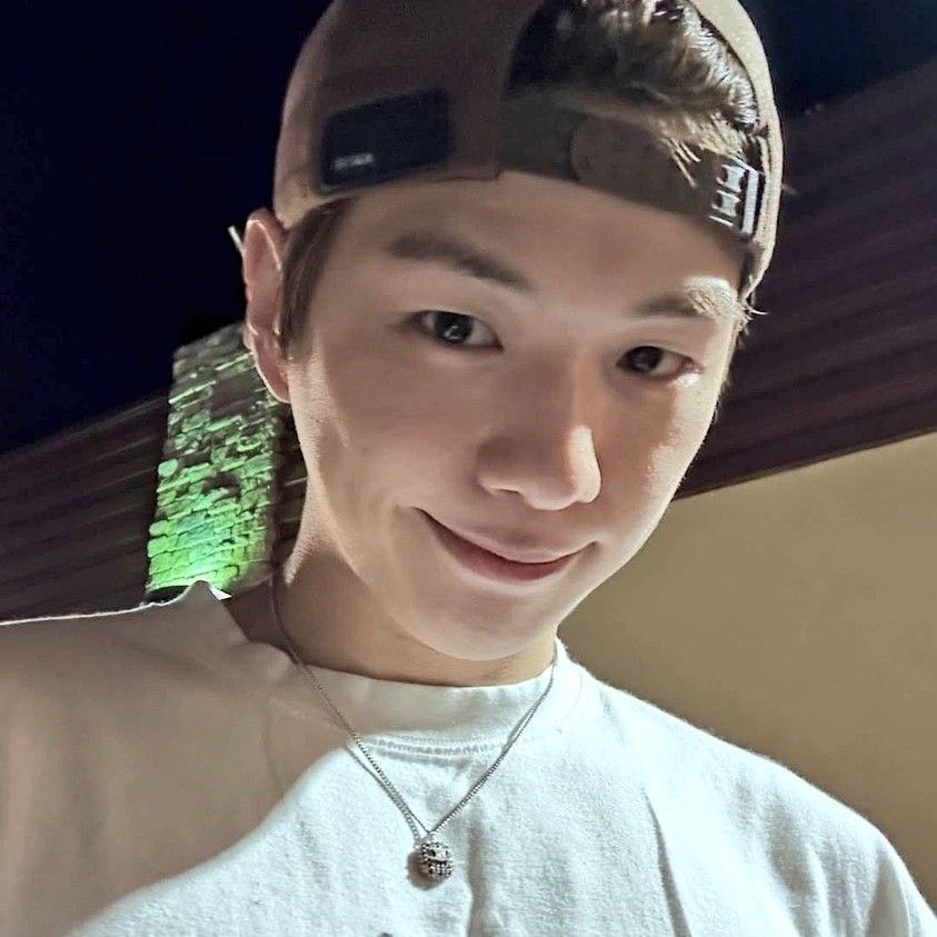 Behind-the-scenes cut of Kang Daniel