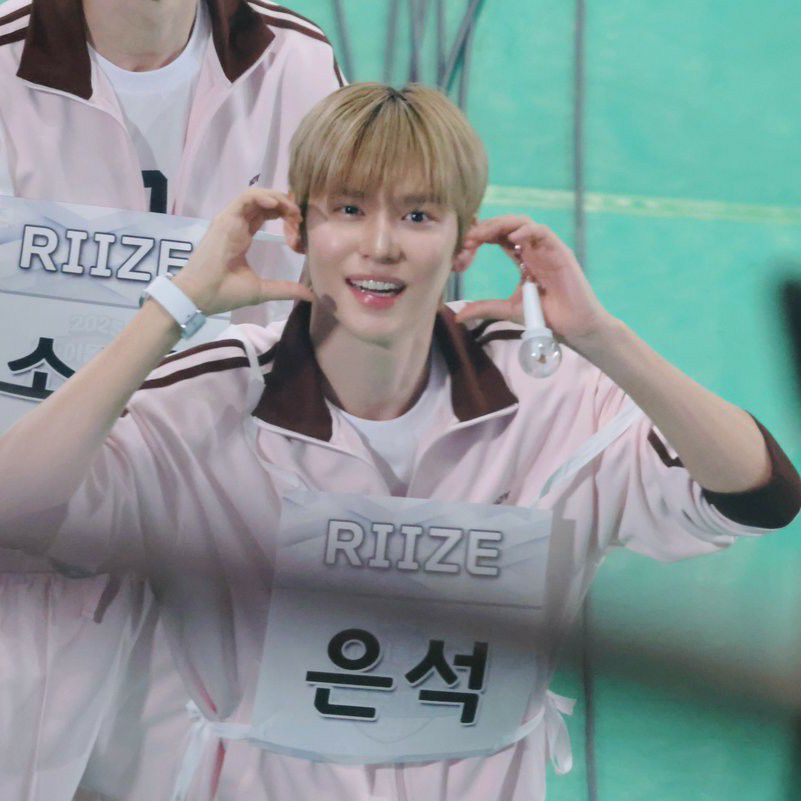Behind-the-scenes cut of Eunseok (RIIZE)