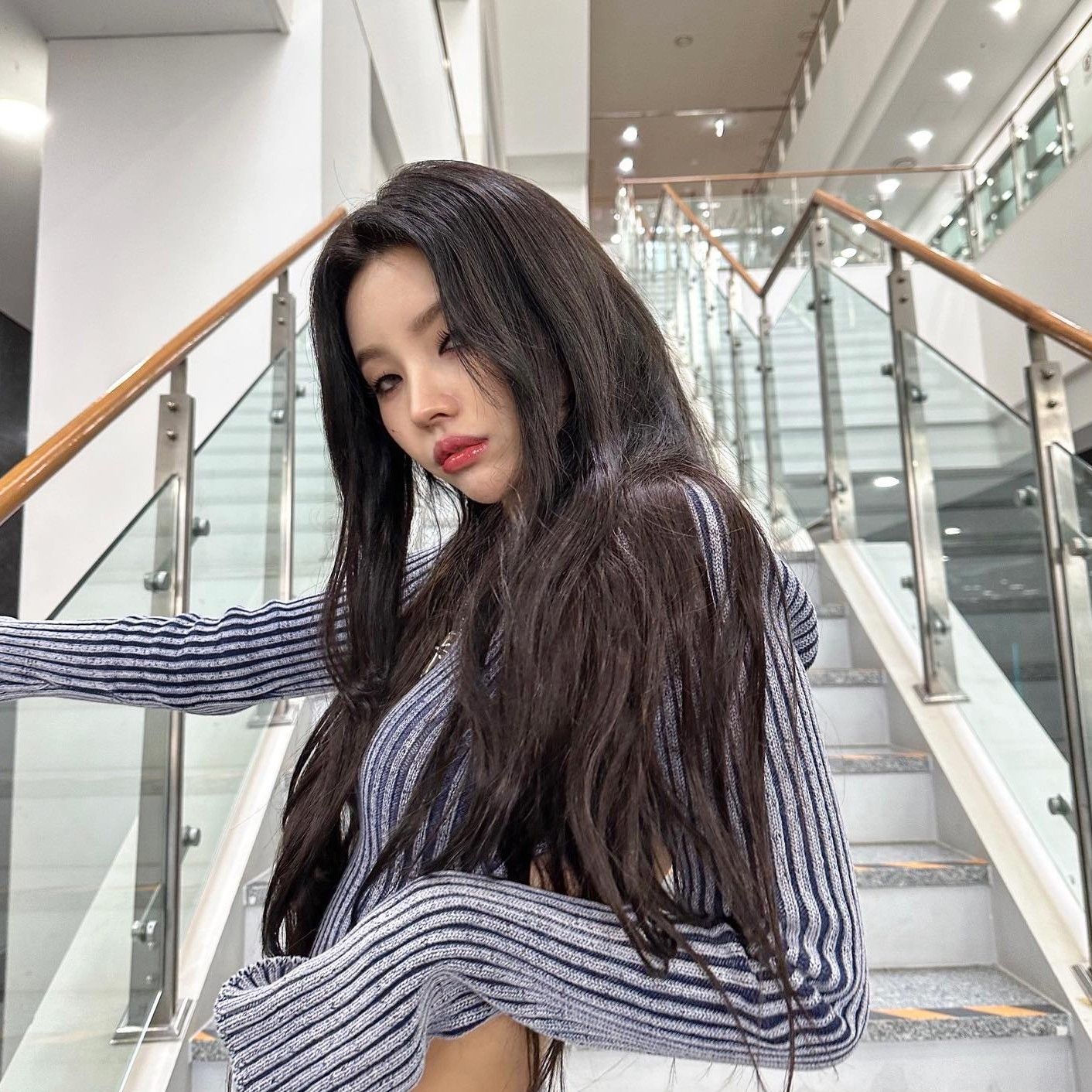小娟 (i-dle)的幕后花絮