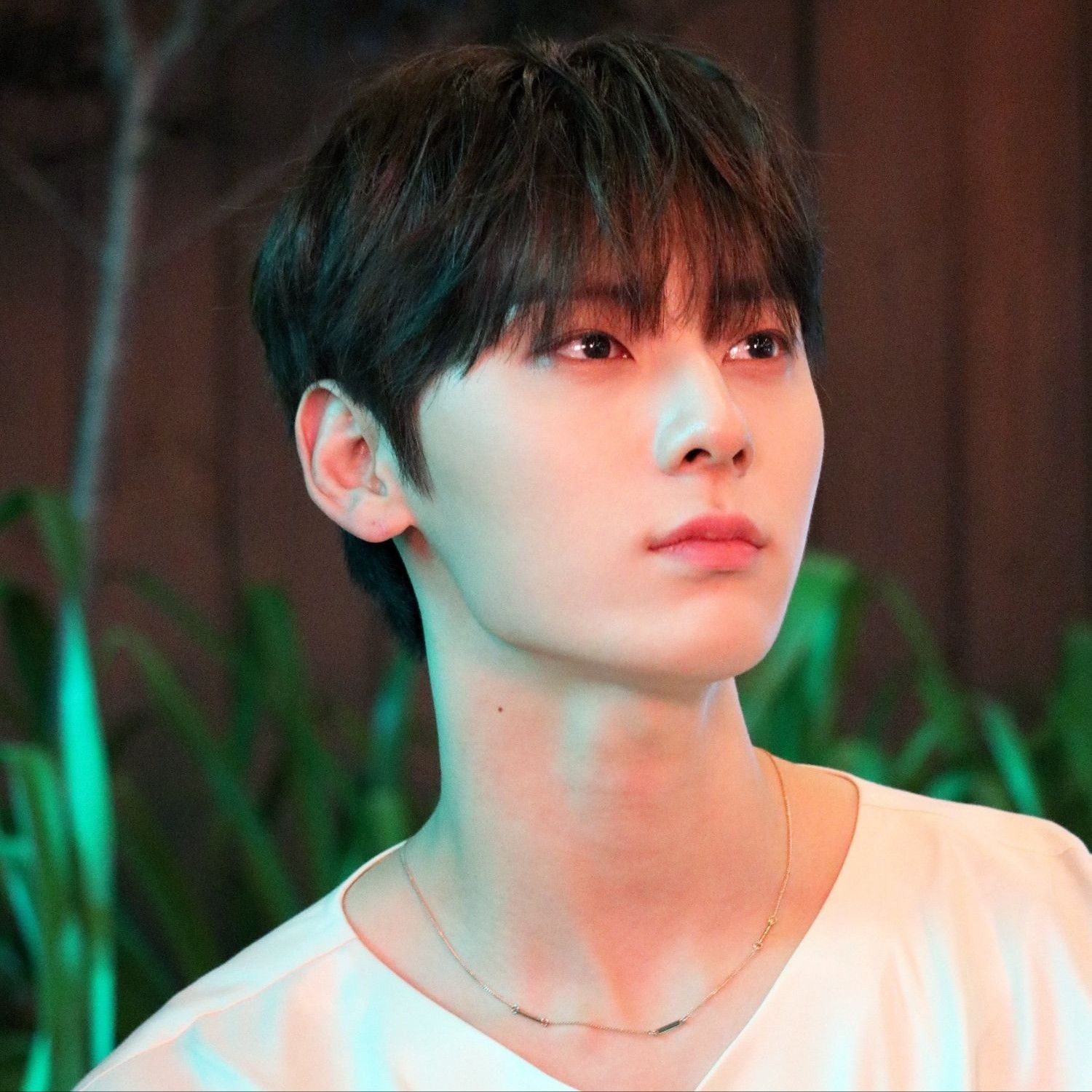 Behind-the-scenes cut of Hwang Minhyun