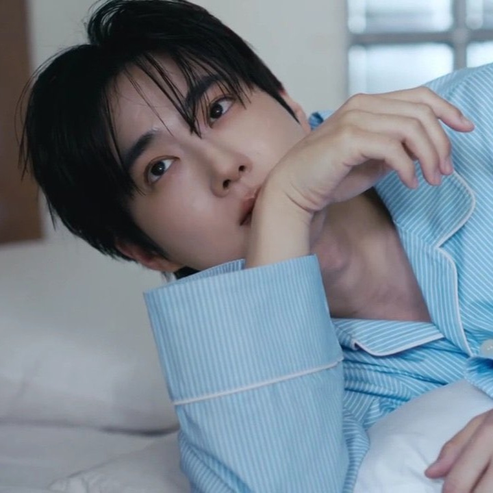 Behind-the-scenes cut of Suho (EXO)