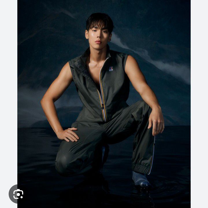 Recent activity shot of Shownu (MONSTA X)