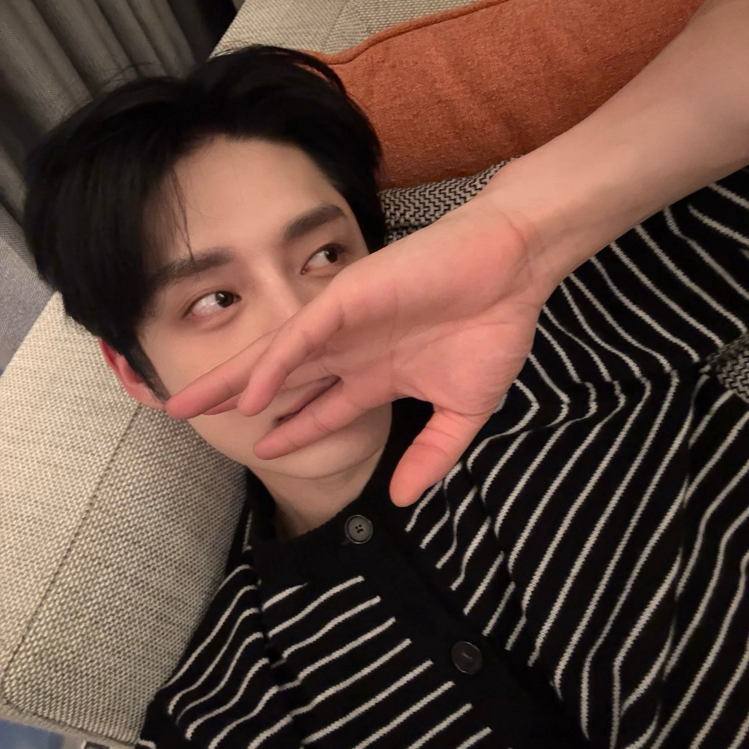 Behind-the-scenes cut of Kim Jiwoong (ZEROBASEONE)