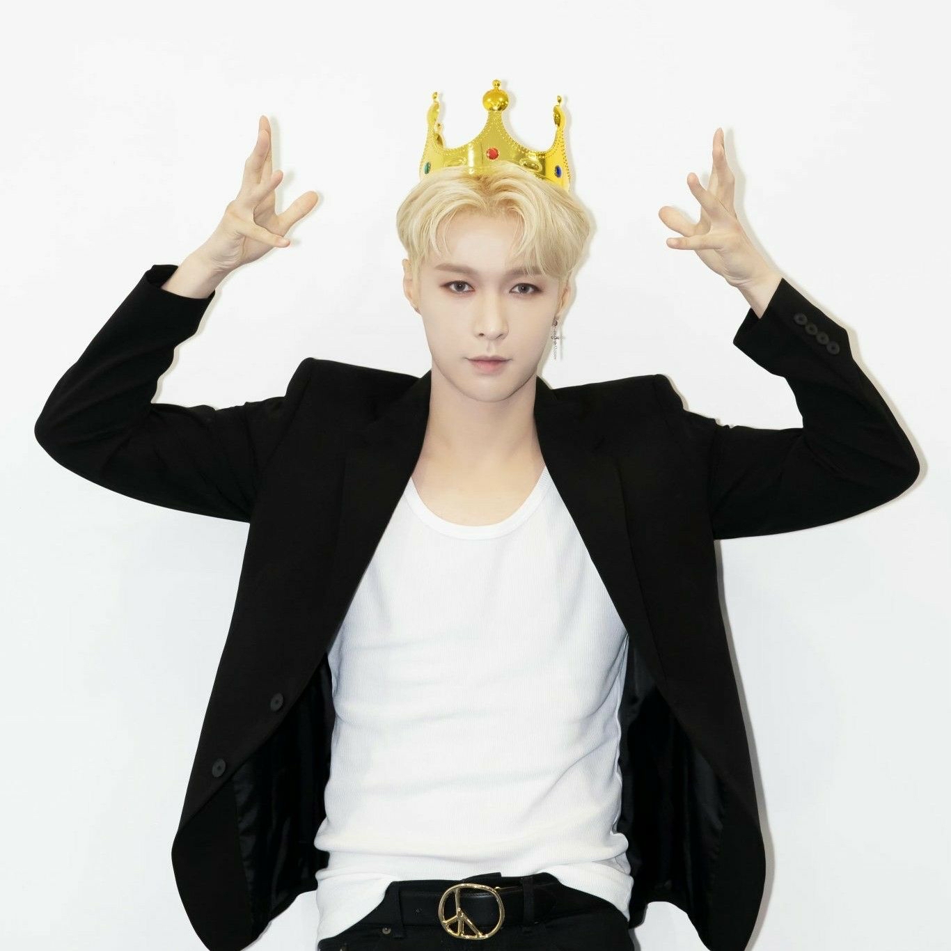 Latest photo of Lay (EXO)