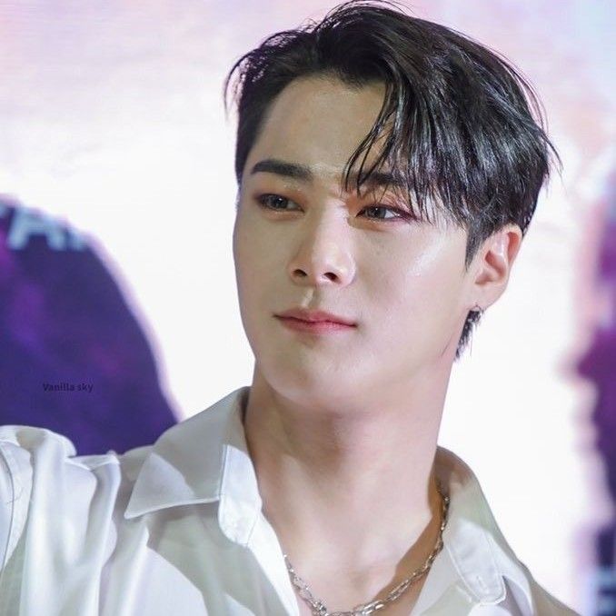 Behind-the-scenes cut of Moonbin (ASTRO)