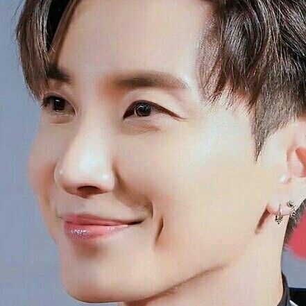 A moment captured by Leeteuk (Super Junior)'s fan