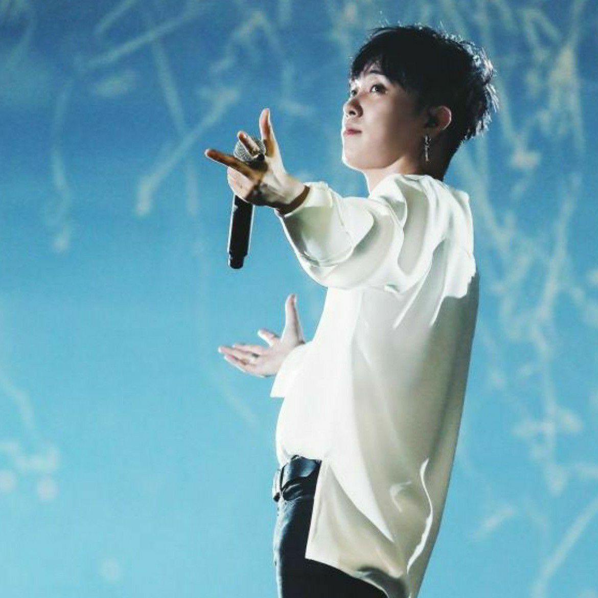 A moment captured by Eun Jiwon (SECHSKIES)'s fan