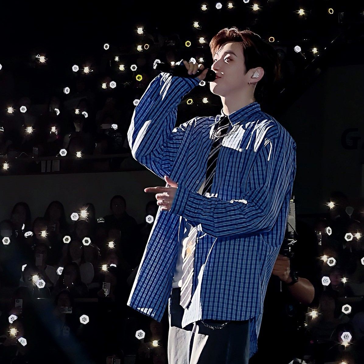 Behind-the-scenes cut of Kang Daniel