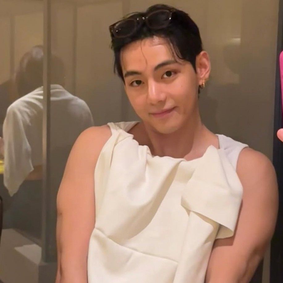 A moment captured by V (BTS)'s fan