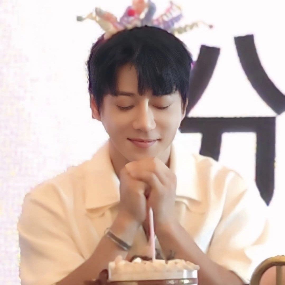 A moment captured by Hwang Chiyeol's fan