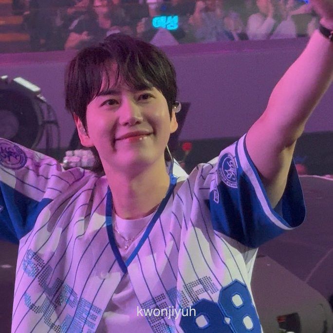 A moment captured by Kyuhyun (Super Junior)'s fan