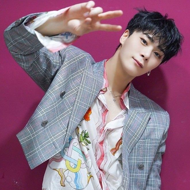 Latest photo of Moonbin (ASTRO)