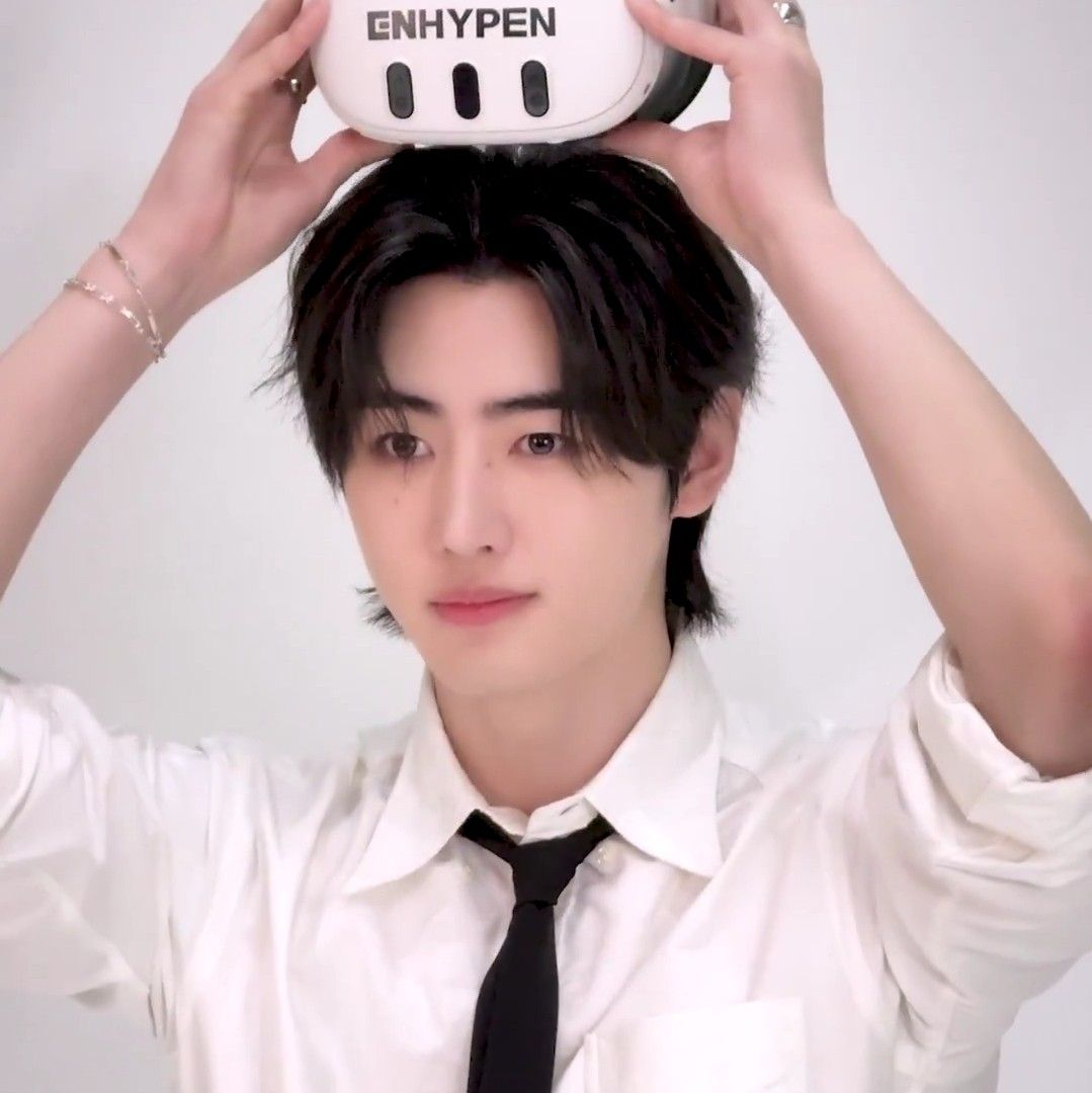 A moment captured by Sunghoon (ENHYPEN)'s fan