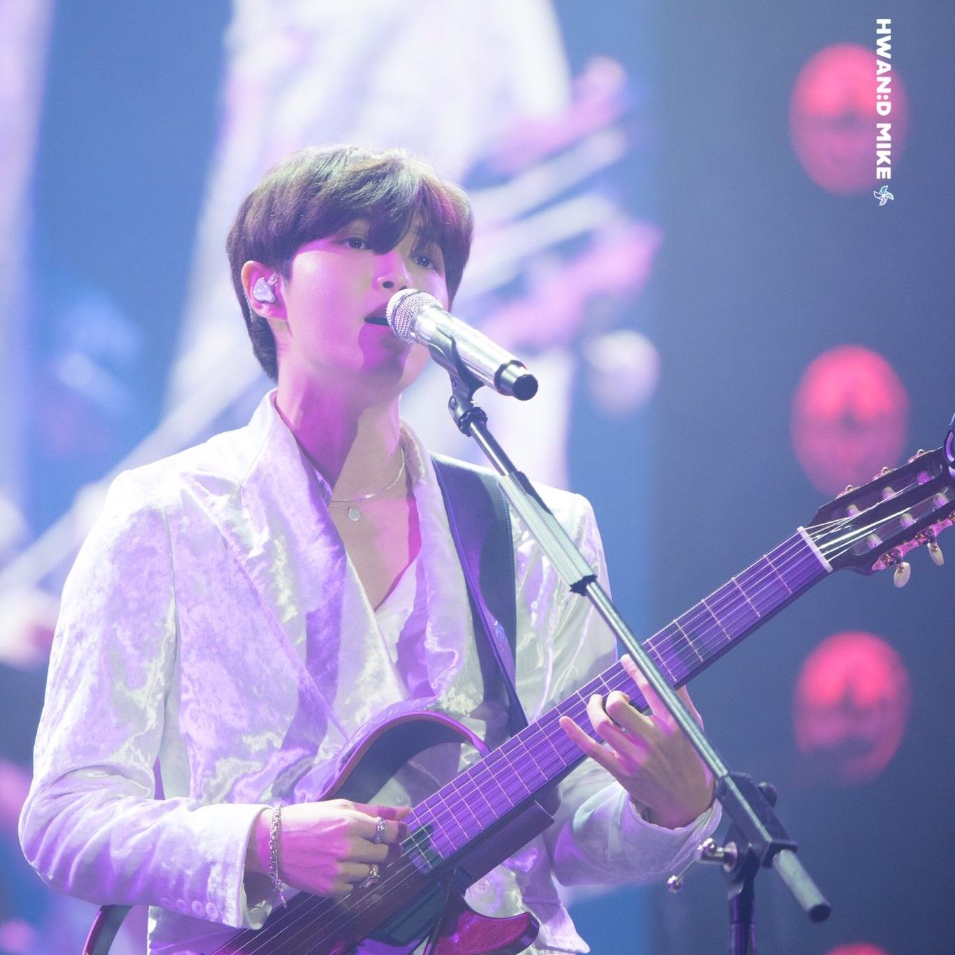 Behind-the-scenes cut of Kim Jaehwan