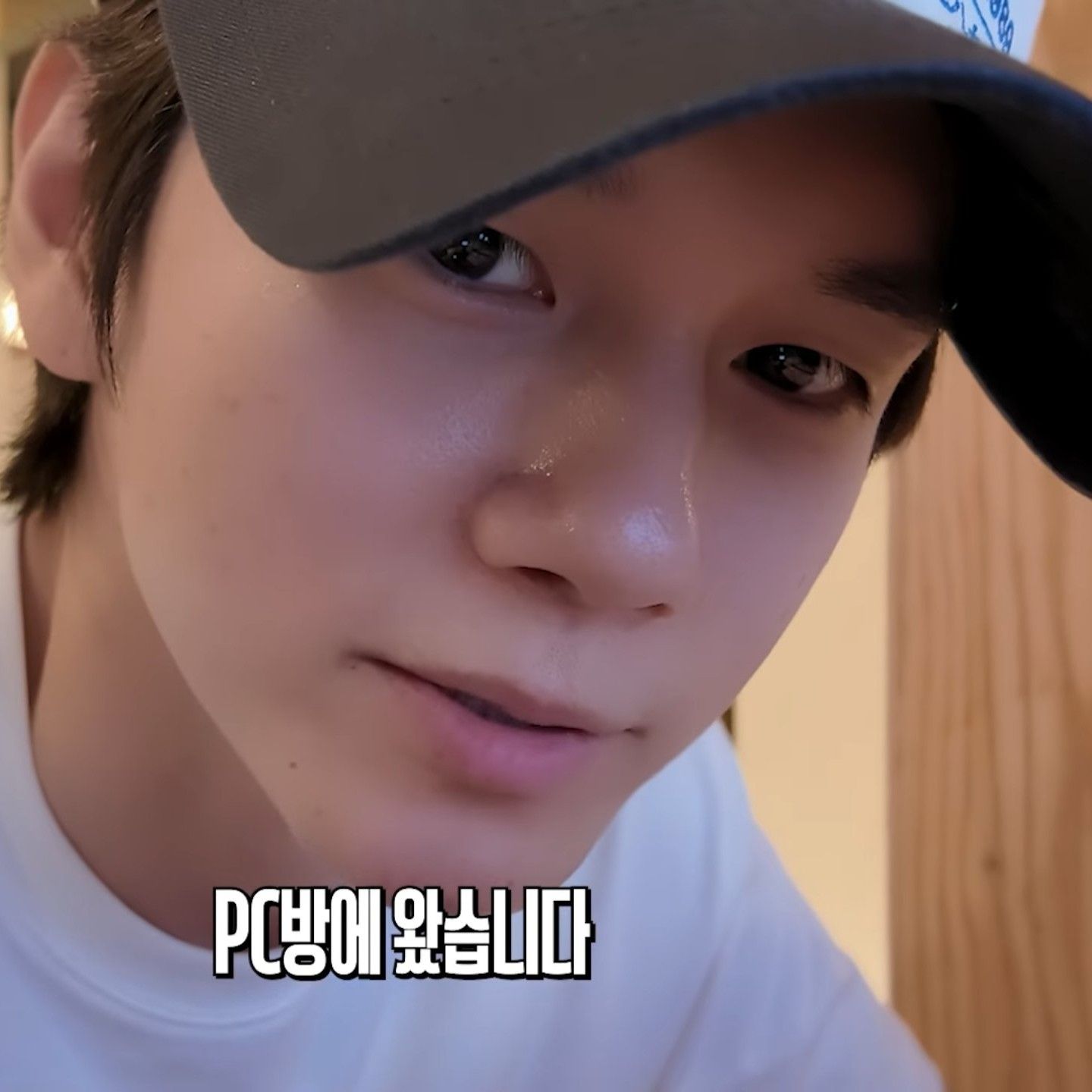 Behind-the-scenes cut of Ong Seongwu