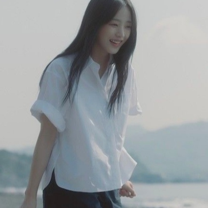 Behind-the-scenes cut of NewJeans