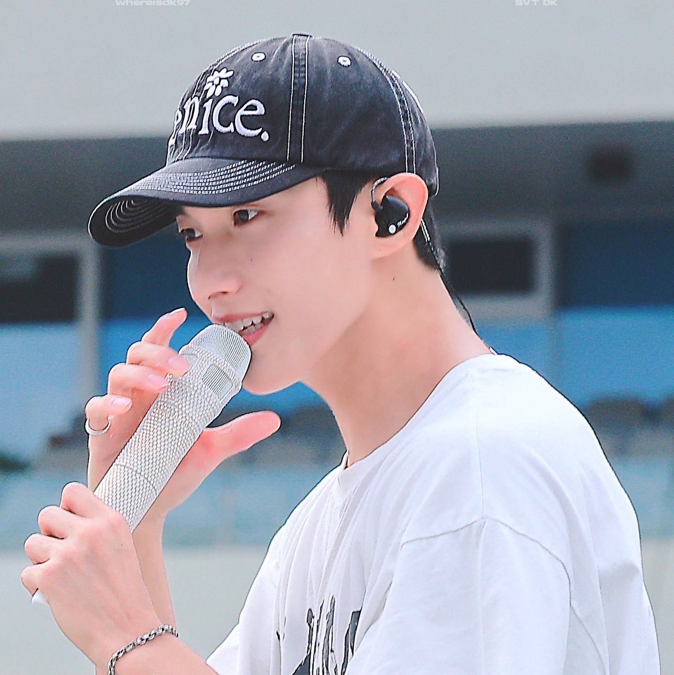 Foto aktivitas terbaru DK (SEVENTEEN)