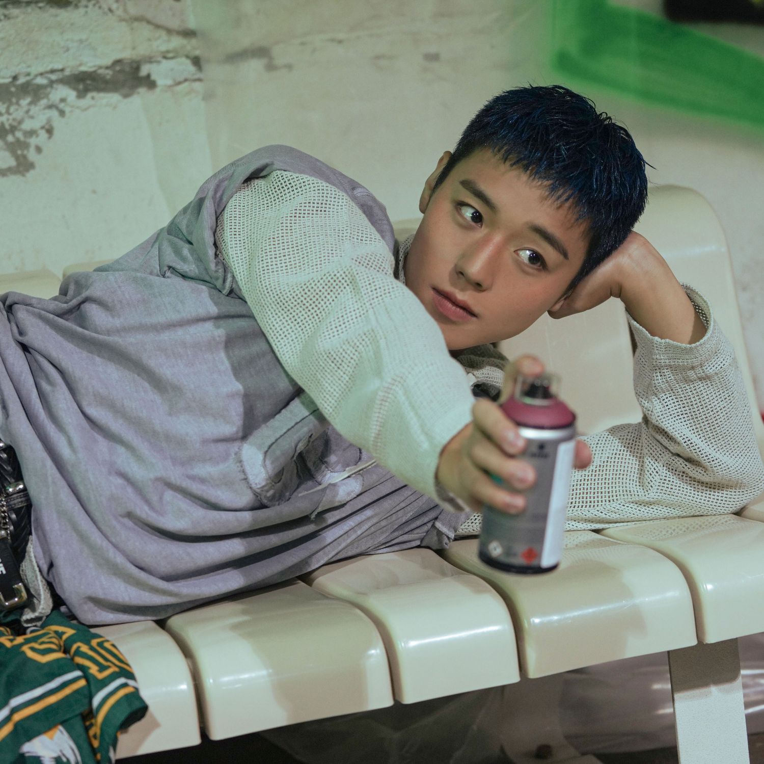 朴志訓的最新照片