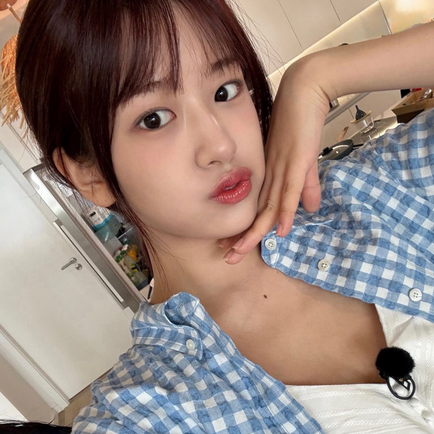Recent activity shot of An Yujin (IVE)