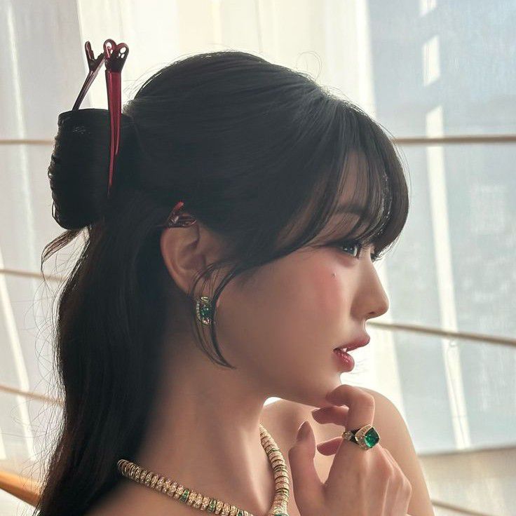 Latest photo of IVE