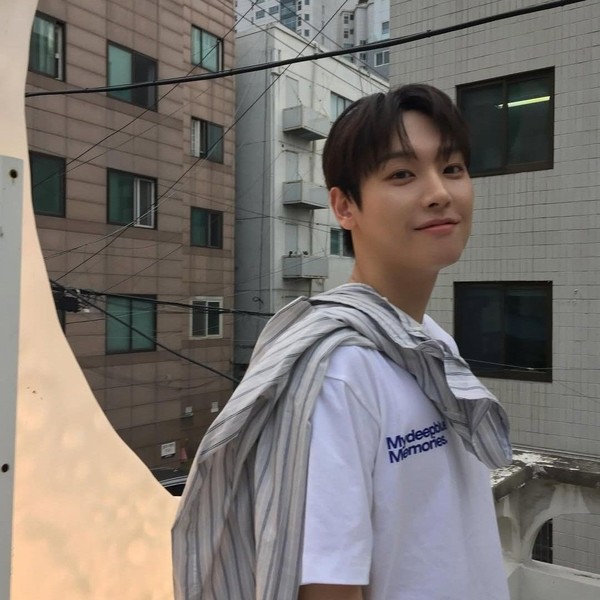 Signature photo of Inseong (SF9) capturing their charm