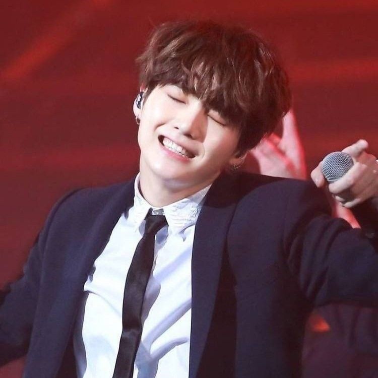 Behind-the-scenes cut of SUGA (BTS)