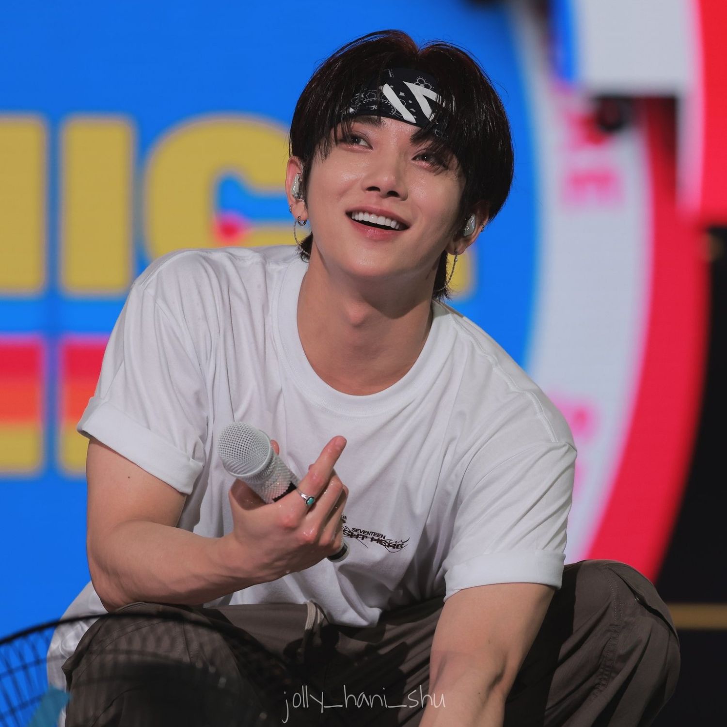 Recent activity shot of Joshua (SEVENTEEN)