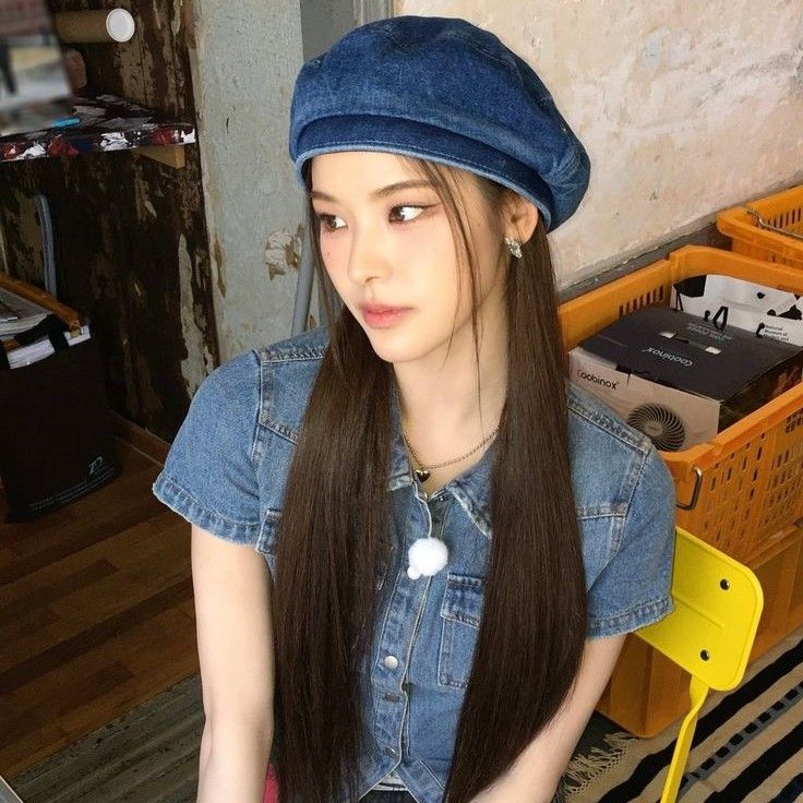 富岡茉衣 (izna)粉丝拍下的瞬间