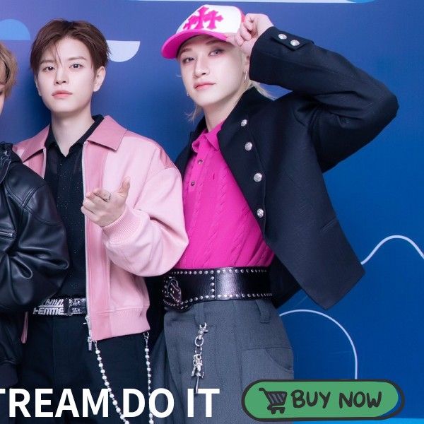 Behind-the-scenes cut of Stray Kids