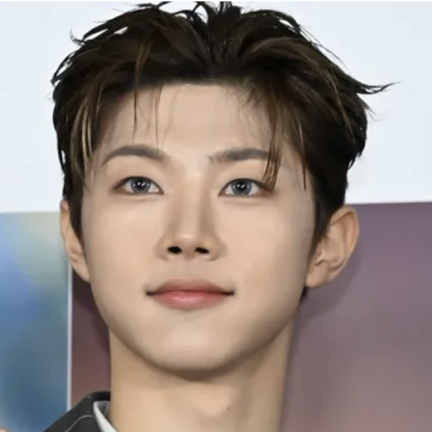 Recent activity shot of Hyunwoo (Xikers)