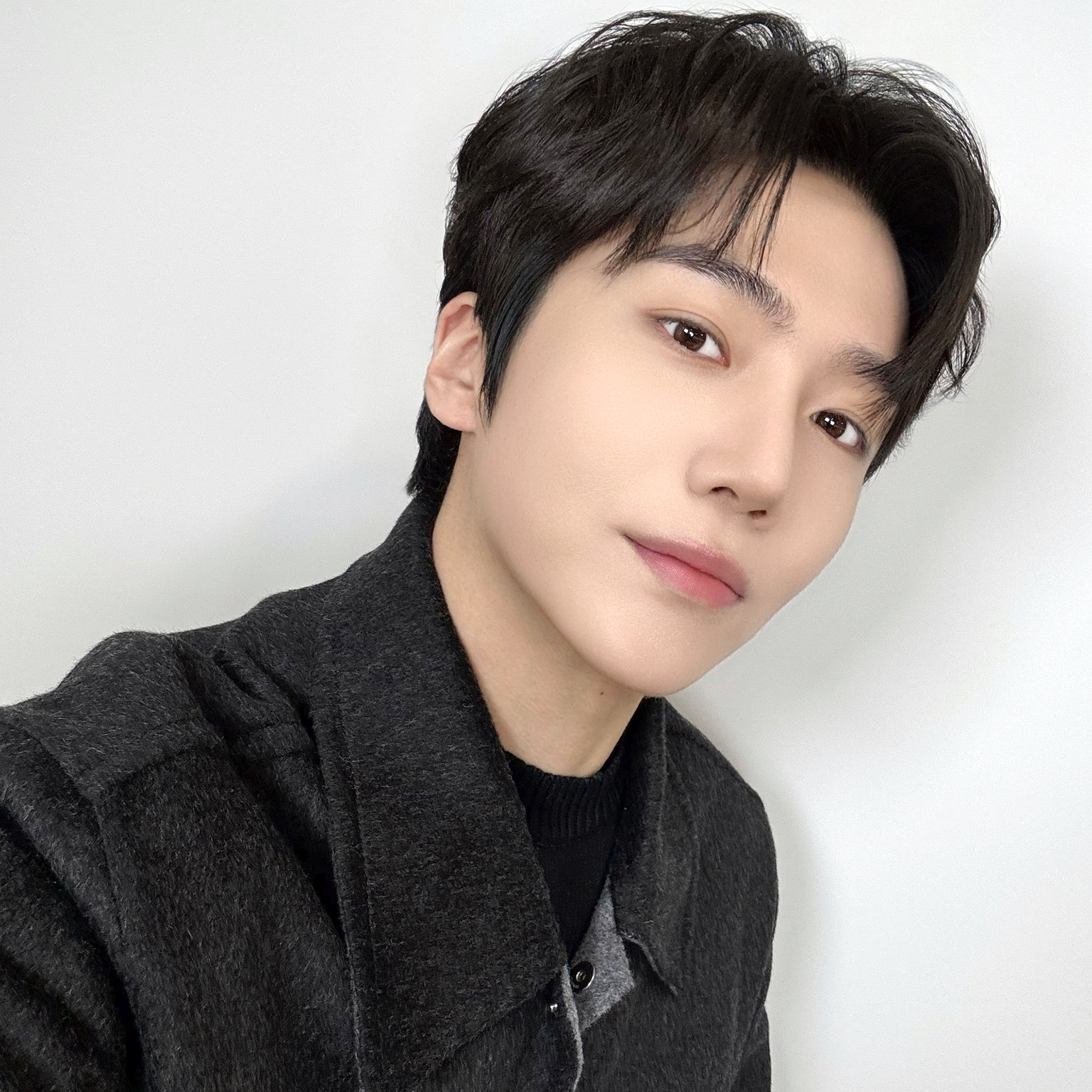 A moment captured by PENTAGON's fan