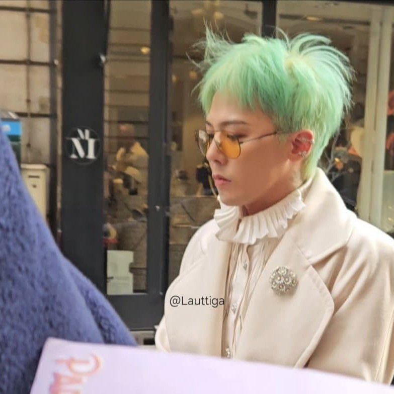 A moment captured by G-DRAGON (BIGBANG)'s fan