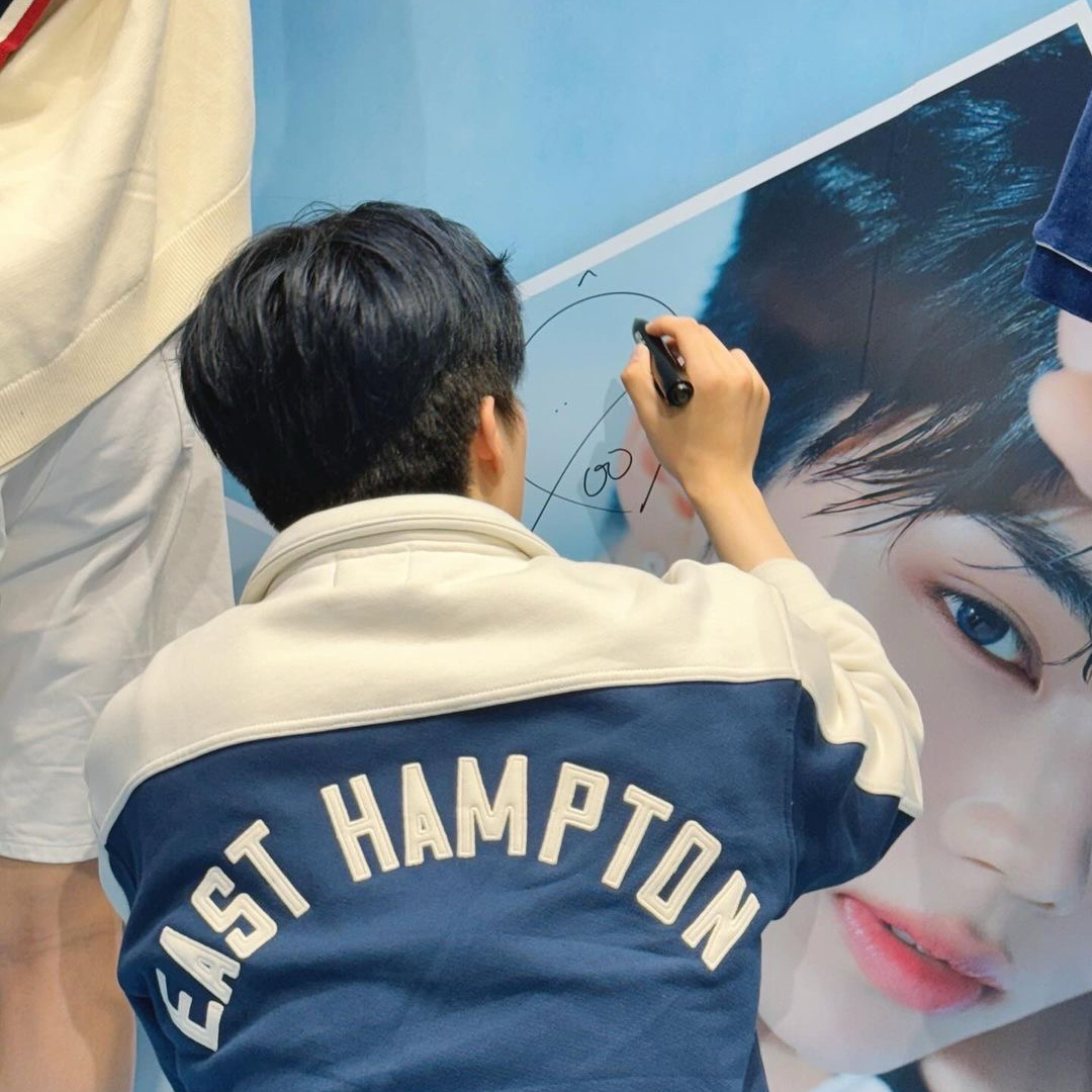 Foto aktivitas terbaru Park Gunwook (ZEROBASEONE)