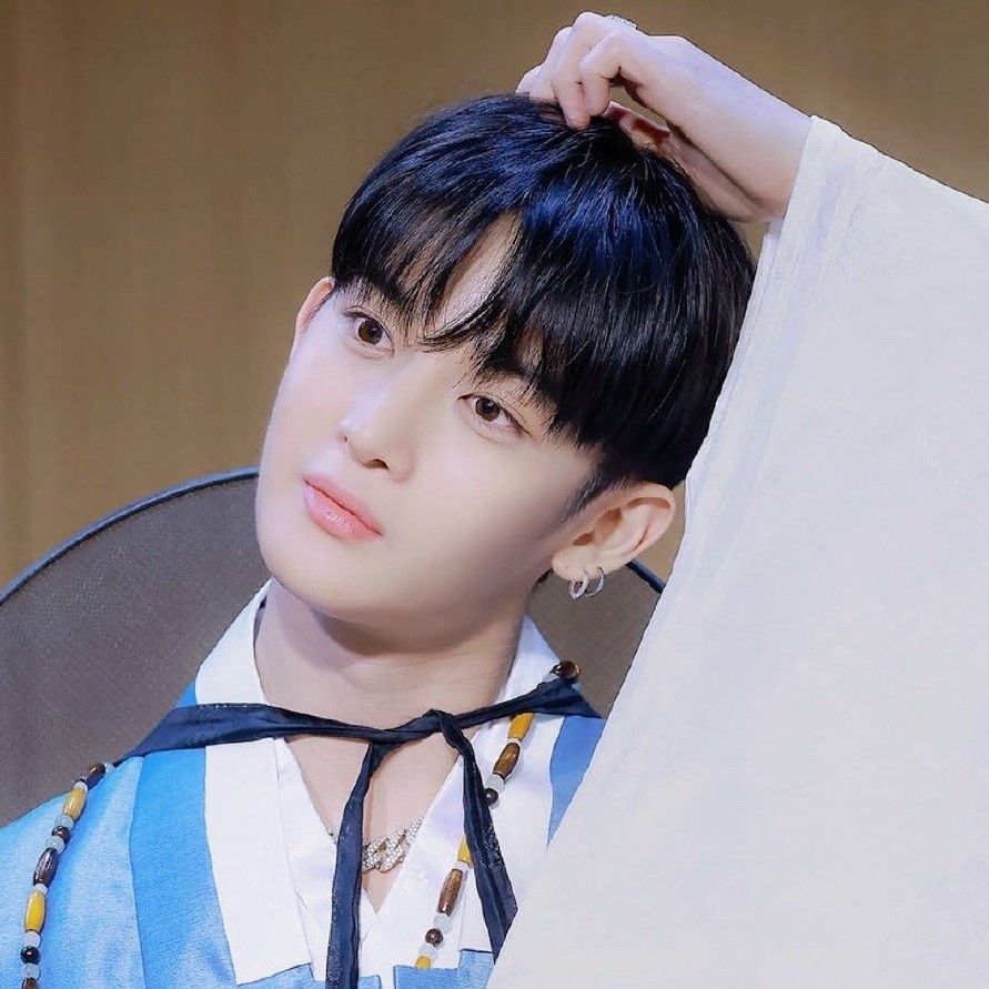 Recent activity shot of Bae Jinyoung