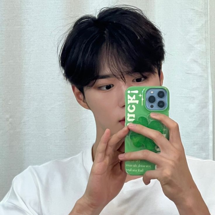 Latest photo of Kim Junseo (WEi)