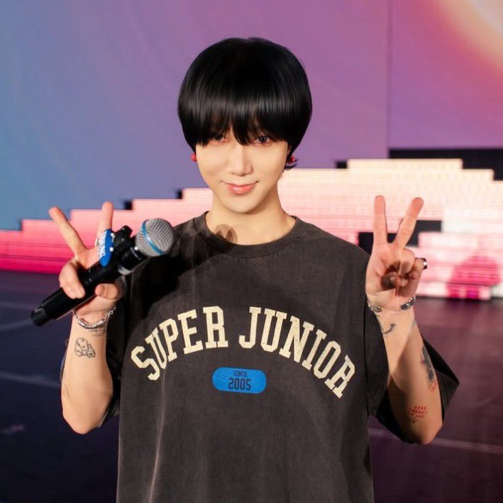 Foto aktivitas terbaru Yesung (Super Junior)