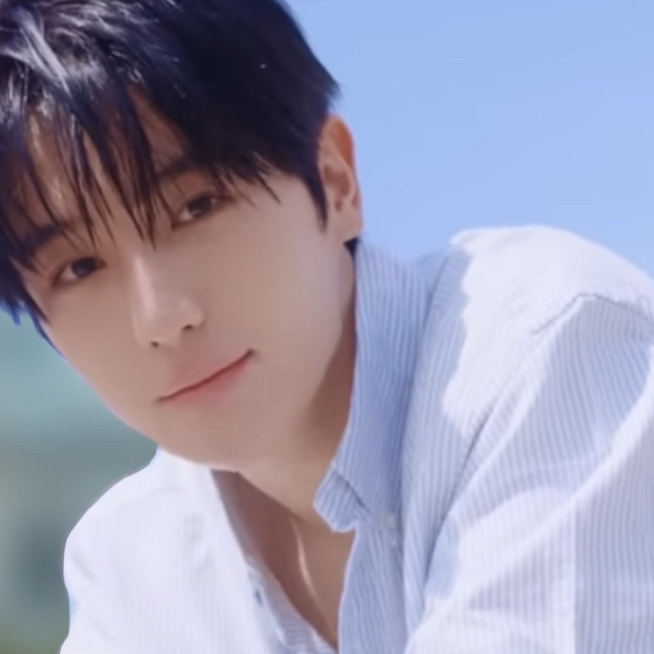 Latest photo of Hyunjae (THE BOYZ)