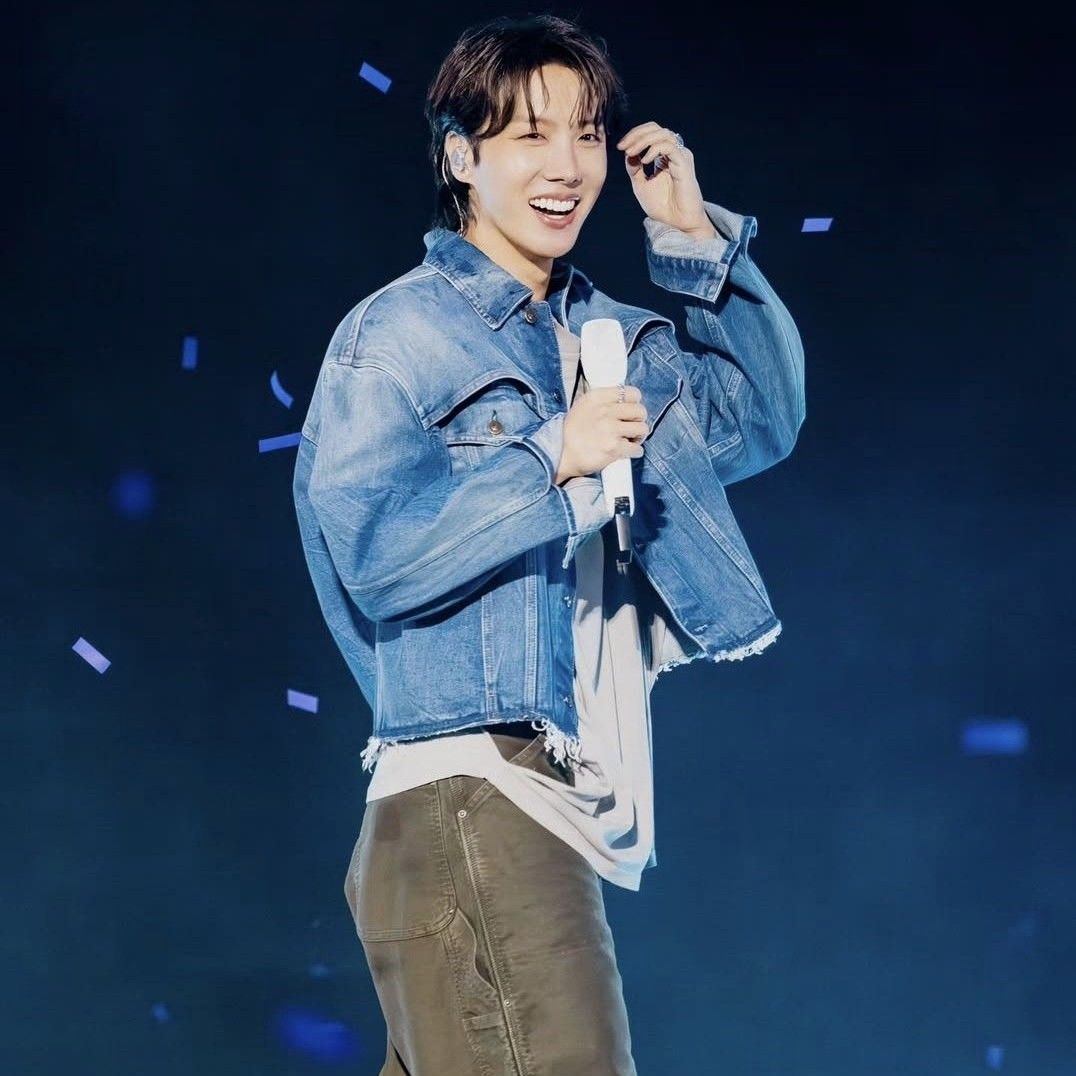 J-hope (防彈少年團)的最新活動照片