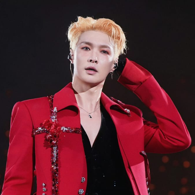 Latest photo of Lay (EXO)
